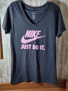 Nike Women’s Heather Gray V-Neck Tee with Pink Logo "Just Do It" Like New